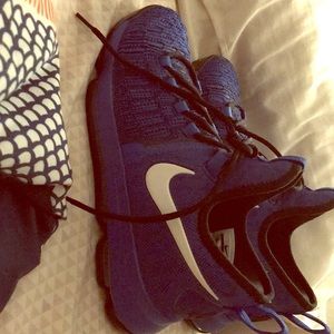 Nike women basketball shoes